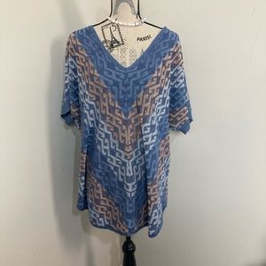 Avenue Women’s Blue Biege VNeck Short Sleeves Top Random Print
